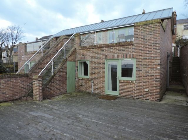  Image of 3 bedroom Semi-Detached house to rent in High Street Lowestoft NR32 at High Street  Lowestoft, NR32 1JB