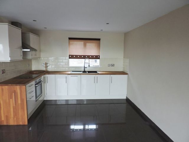  Image of 3 bedroom Semi-Detached house to rent in High Street Lowestoft NR32 at High Street  Lowestoft, NR32 1JB