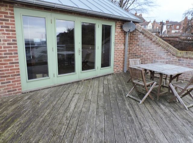  Image of 3 bedroom Semi-Detached house to rent in High Street Lowestoft NR32 at High Street  Lowestoft, NR32 1JB