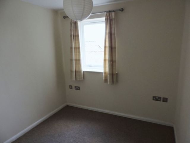  Image of 3 bedroom Semi-Detached house to rent in High Street Lowestoft NR32 at High Street  Lowestoft, NR32 1JB
