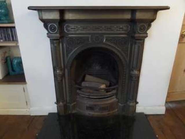  Image of 2 bedroom Flat for sale in High Street Newport Pagnell MK16 at Newport Pagnell, MK16 8AQ