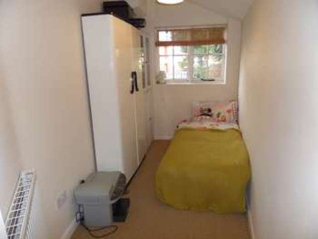 Image of 2 bedroom Flat for sale in High Street Newport Pagnell MK16 at Newport Pagnell, MK16 8AQ