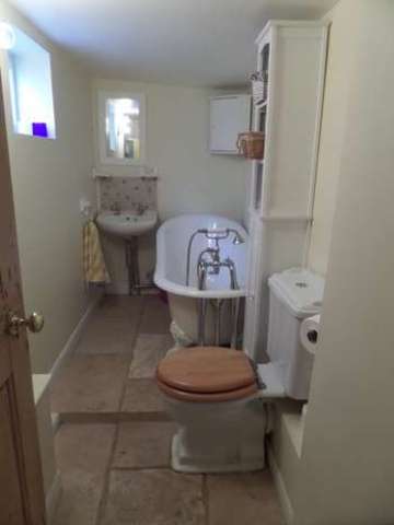  Image of 2 bedroom Flat for sale in High Street Newport Pagnell MK16 at Newport Pagnell, MK16 8AQ