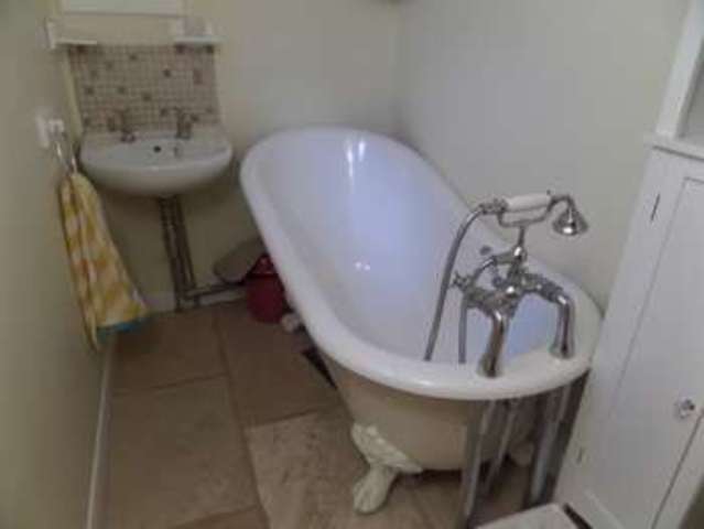  Image of 2 bedroom Flat for sale in High Street Newport Pagnell MK16 at Newport Pagnell, MK16 8AQ
