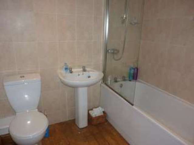  Image of 2 bedroom Terraced house to rent in High Street Newton-Le-Willows WA12 at High Street  Newton Le Willows, WA12 9SP
