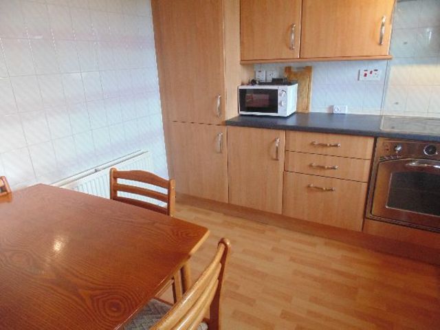  Image of 2 bedroom Flat to rent in High Street Kilmacolm PA13 at Kilmacolm Kilmacolm Inverclyde, PA13 4BP