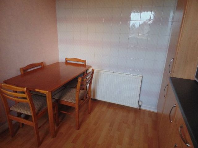  Image of 2 bedroom Flat to rent in High Street Kilmacolm PA13 at Kilmacolm Kilmacolm Inverclyde, PA13 4BP