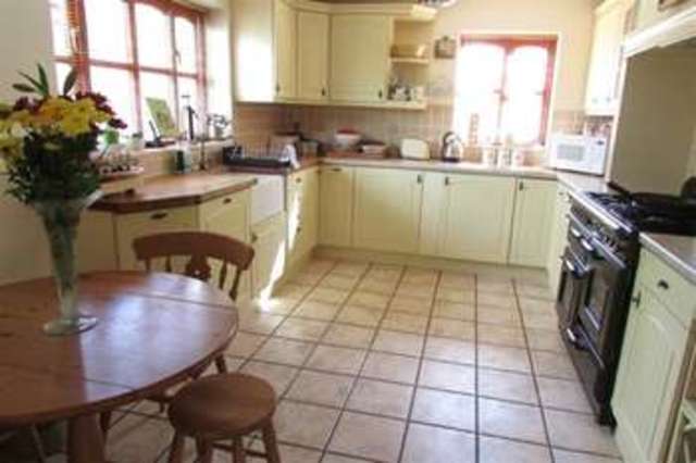  Image of 4 bedroom Detached house for sale in Higher Brooks Street BA16 at Street, BA16 0TX