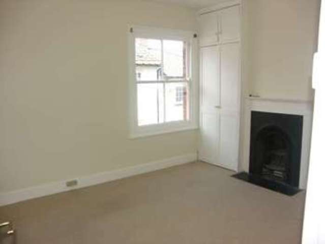  Image of 2 bedroom Terraced house to rent in Highfield Road Berkhamsted HP4 at Highfield Road  Berkhamsted, HP4 2DA