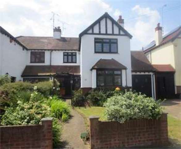 Image of 4 bedroom Semi-Detached house for sale in Highlands Boulevard Leigh-on-Sea SS9 at Highlands Boulevard Leigh on sea Leigh-on-Sea, SS9 3QP