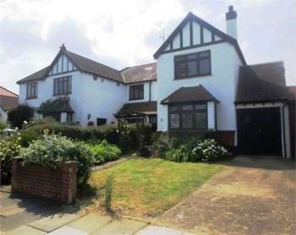  Image of 4 bedroom Semi-Detached house for sale in Highlands Boulevard Leigh-on-Sea SS9 at Highlands Boulevard Leigh on sea Leigh-on-Sea, SS9 3QP