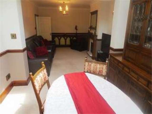  Image of 4 bedroom Semi-Detached house for sale in Highlands Boulevard Leigh-on-Sea SS9 at Highlands Boulevard Leigh on sea Leigh-on-Sea, SS9 3QP