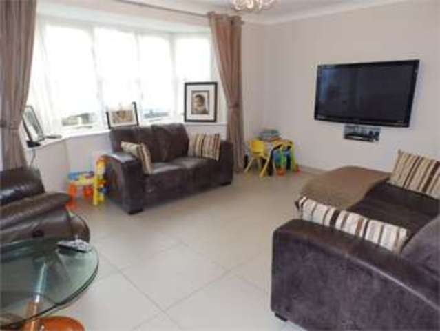  Image of 4 bedroom Detached house to rent in Hillcrest View Vange Basildon SS16 at Hillcrest view Basildon Vange, SS16 4QU