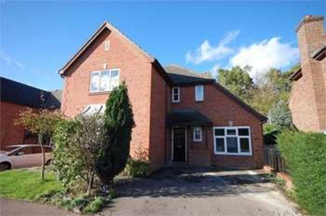  Image of 4 bedroom Detached house to rent in Hillcrest View Vange Basildon SS16 at Hillcrest view Basildon Vange, SS16 4QU
