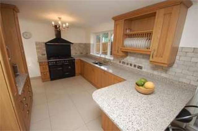  Image of 4 bedroom Detached house to rent in Hillcrest View Vange Basildon SS16 at Hillcrest view Basildon Vange, SS16 4QU