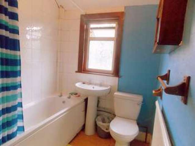  Image of 4 bedroom Property to rent in Hillingdon Hill Uxbridge UB10 at Hillingdon Hill  Uxbridge, UB10 0JB