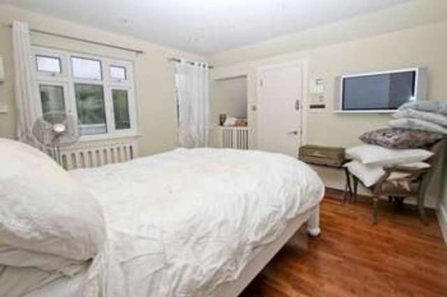  Image of 4 bedroom Detached house for sale in Hillside Crescent Northwood HA6 at Northwood Middlesex, HA6 1RW