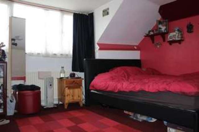  Image of 4 bedroom Semi-Detached house for sale in Hillview Avenue Harrow HA3 at Hillview Avenue  Harrow, HA3 0UR