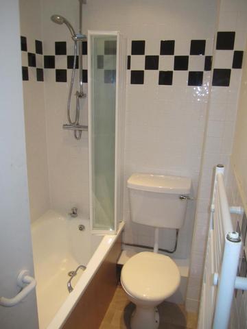  Image of 1 bedroom Flat to rent in Hillview Avenue Kilsyth Glasgow G65 at Kilsyth North Lanarkshire North Lanarkshire, G65 0DJ