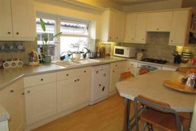  Image of 3 bedroom Detached house for sale in Hindhayes Lane Street BA16 at Street, BA16 0DP