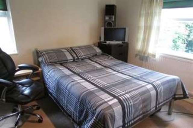 Image of 3 bedroom Detached house for sale in Hindhayes Lane Street BA16 at Street, BA16 0DP