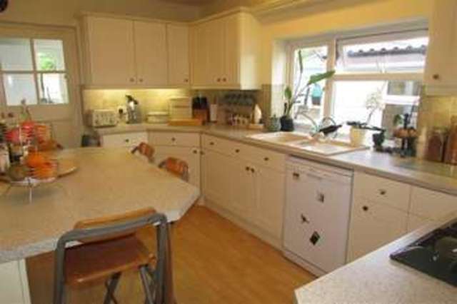  Image of 3 bedroom Detached house for sale in Hindhayes Lane Street BA16 at Street, BA16 0DP