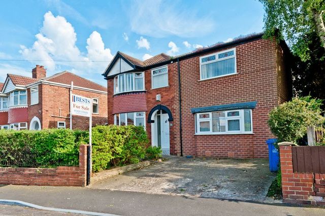  Image of 6 bedroom Detached house for sale in Hinton Road Runcorn WA7 at Hinton Road  Runcorn, WA7 5PZ