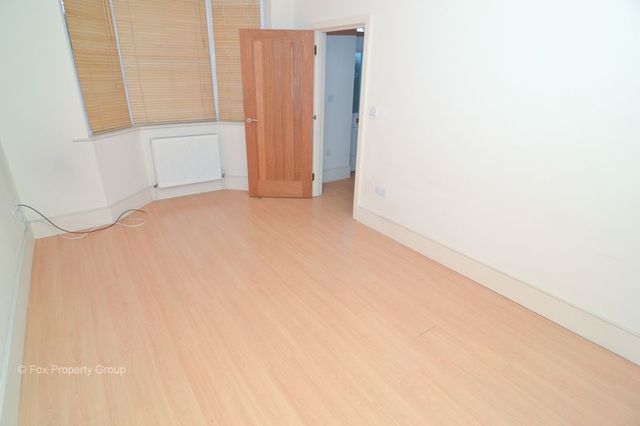  Image of 4 bedroom Terraced house to rent in Spa Road Hockley SS5 at Spa Road  Hockley, SS5 4AS