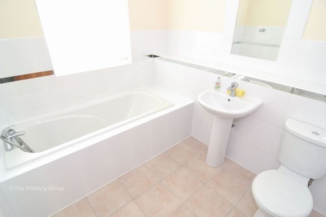  Image of 4 bedroom Terraced house to rent in Spa Road Hockley SS5 at Spa Road  Hockley, SS5 4AS