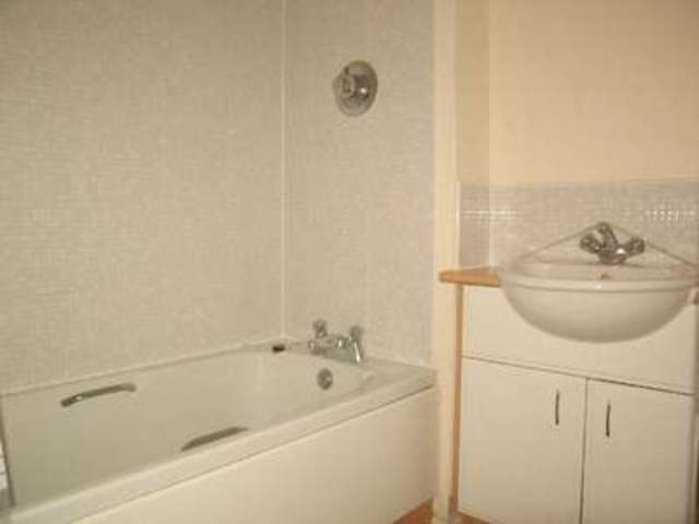  Image of 1 bedroom Flat to rent in Hoddinott Road Eastleigh SO50 at Hoddinott Road  Eastleigh, SO50 5SN