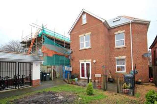  Image of 1 bedroom Flat for sale in Holdenhurst Road Bournemouth BH8 at Holdenhurst Road  Bournemouth, BH8 9AQ
