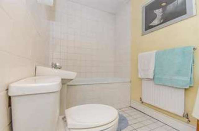  Image of 3 bedroom Flat for sale in Holland Park Gardens London W14 at Holland Park London West Kensington, W14 8DY