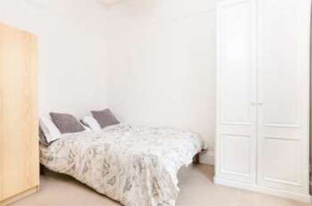  Image of 1 bedroom Flat for sale in Holland Road London W14 at Holland Park London Kensington & Chelsea, W14 8HL