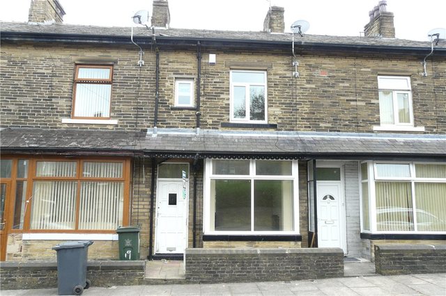  Image of 3 bedroom Detached house for sale in Hollingwood Avenue Great Horton Bradford BD7 at Bradford West Yorkshire Buttershaw, BD7 2NW