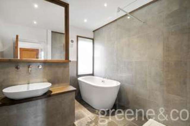  Image of 3 bedroom Flat to rent in Holly Bank Muswell Hill London N10 at Muswell Hill London Muswell Hill, N10 3TN