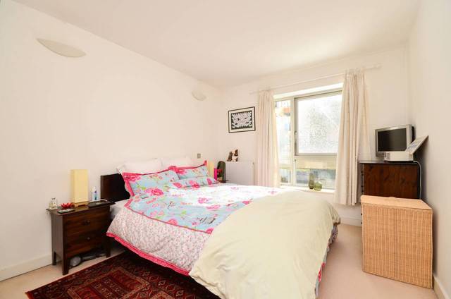  Image of 1 bedroom Flat for sale in John Harrison Way London SE10 at Holly Court  Greenwich, SE10 0BL
