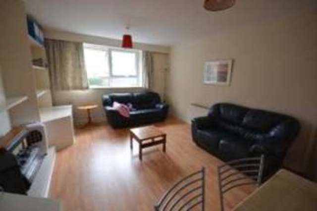  Image of 3 bedroom Flat for sale in London Road Leicester LE2 at 193 London Road Leicester Knighton, LE2 1ZF