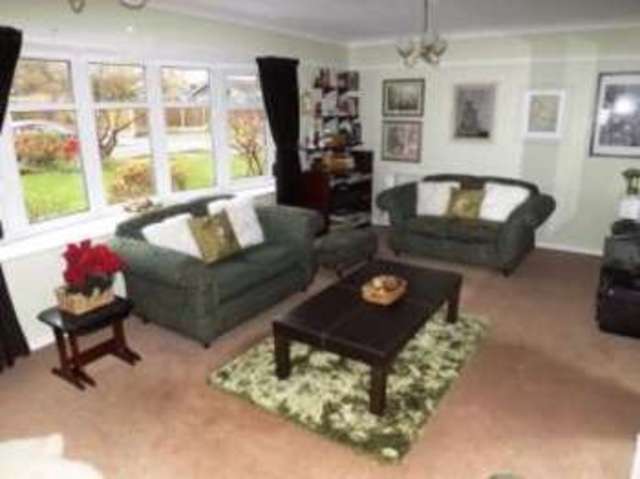  Image of 3 bedroom Bungalow for sale in Holmes Carr Road Bessacarr Doncaster DN4 at Bessacarr Doncaster Bessacarr, DN4 7HJ