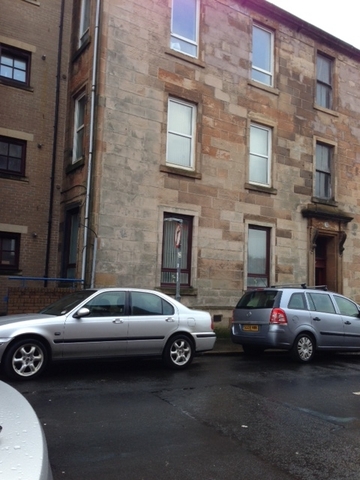 Image of 2 bedroom Flat to rent in Holmscroft Street Greenock PA15 at Greenock Inverclyde Inverclyde, PA15 4DF