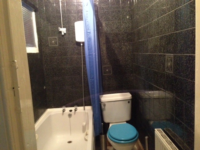  Image of 2 bedroom Flat to rent in Holmscroft Street Greenock PA15 at Greenock Inverclyde Inverclyde, PA15 4DF