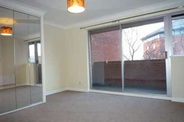  Image of 2 bedroom Flat to rent in Homefield Park Sutton SM1 at Sutton, SM1 2DY