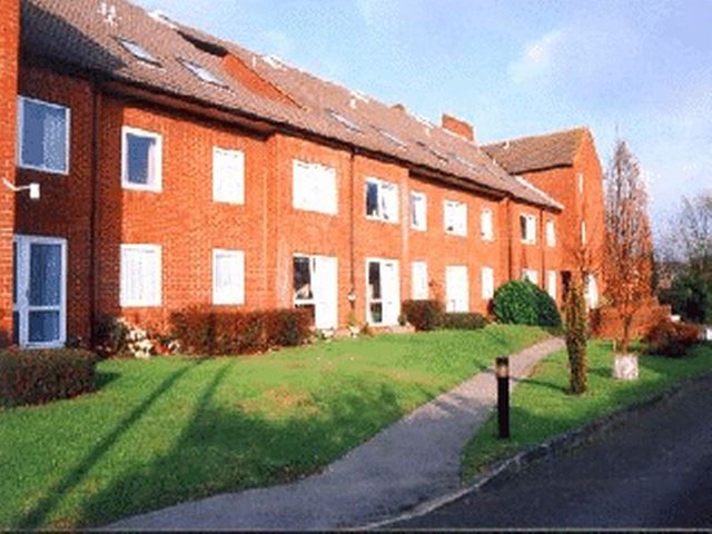  Image of 1 bedroom Retirement Property for sale in Hulbert Road Waterlooville PO7 at Hulbert Road  Waterlooville, PO7 7JZ