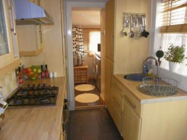  Image of 3 bedroom Semi-Detached house to rent in Honeysuckle Road Southampton SO16 at Honeysuckle Road Bassett Southampton, SO16 3HQ