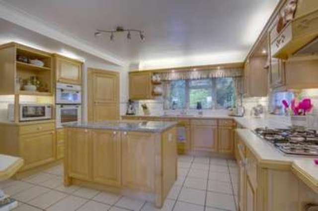  Image of 6 bedroom Detached house for sale in Hook Heath Road Hook Heath Woking GU22 at Hook Heath Surrey Mayford, GU22 0LF