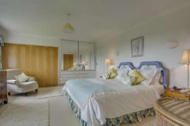  Image of 6 bedroom Detached house for sale in Hook Heath Road Hook Heath Woking GU22 at Hook Heath Surrey Mayford, GU22 0LF