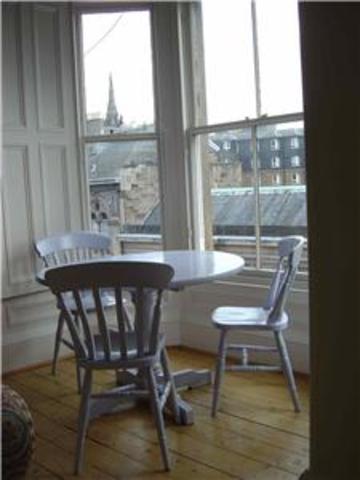  Image of 5 bedroom Flat to rent in Hope Park Terrace Edinburgh EH8 at Newington Edinburgh Edinburgh, EH8 9LZ