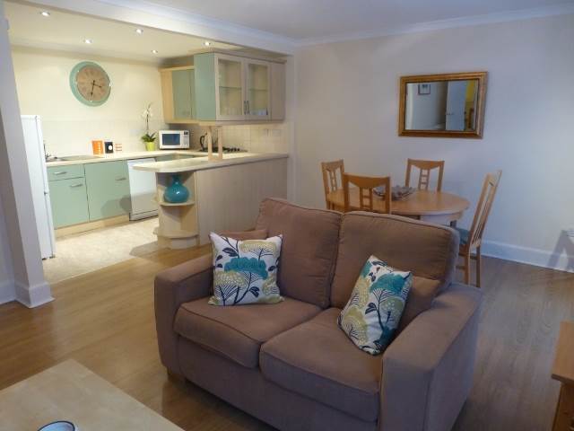  Image of 3 bedroom Flat to rent in Hopetoun Crescent Edinburgh EH7 at Leith Walk Edinburgh Edinburgh, EH7 4AY