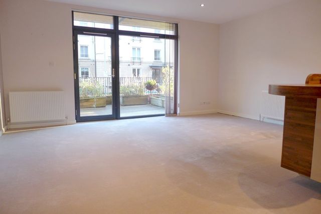  Image of 3 bedroom Flat to rent in Hopetoun Crescent Edinburgh EH7 at Leith Walk Edinburgh Edinburgh, EH7 4AU