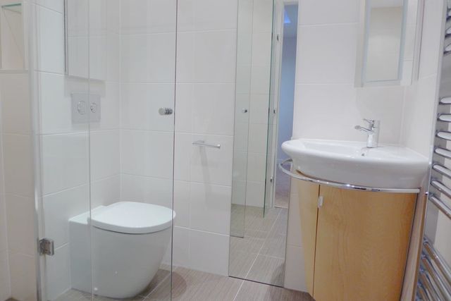  Image of 3 bedroom Flat to rent in Hopetoun Crescent Edinburgh EH7 at Leith Walk Edinburgh Edinburgh, EH7 4AU