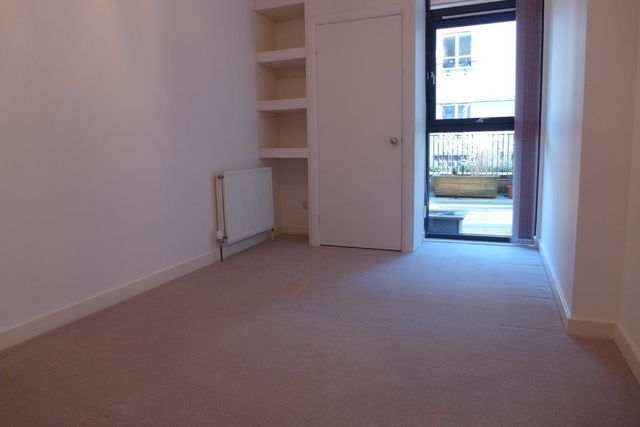  Image of 3 bedroom Flat to rent in Hopetoun Crescent Edinburgh EH7 at Leith Walk Edinburgh Edinburgh, EH7 4AU
